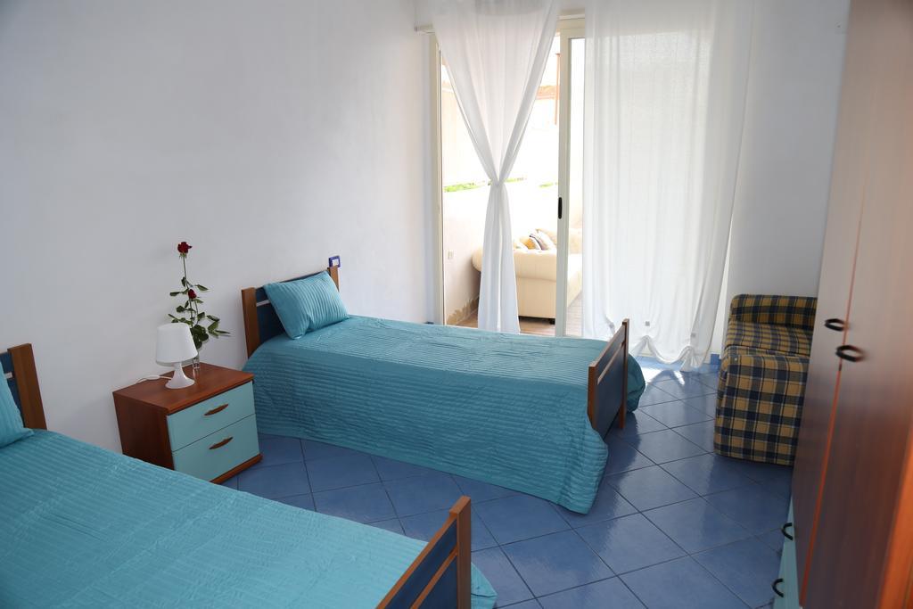 Bed and Breakfast Un Tuffo Alla Scala Dei Turchi Реальмонте Номер фото
